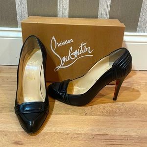 Christian Louboutin, size 9.5 / 39.5, black leather shoe 100% Authentic!!!